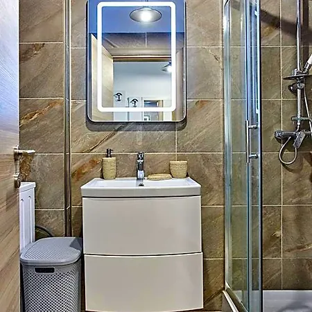 Indigo Alezzi Pool & 3*