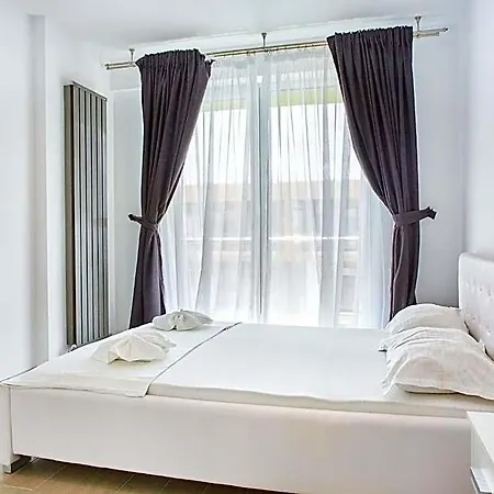 Hotel Indigo Alezzi Pool & 3*